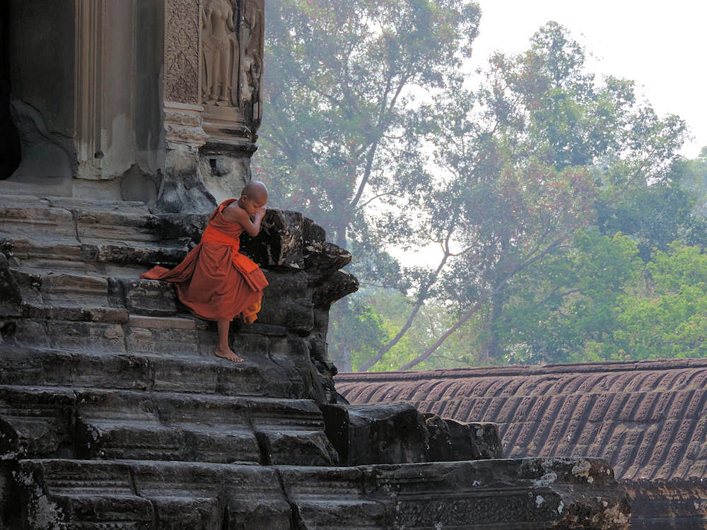 Monje niño en Angkor Vat, Siem Reap, Camboya