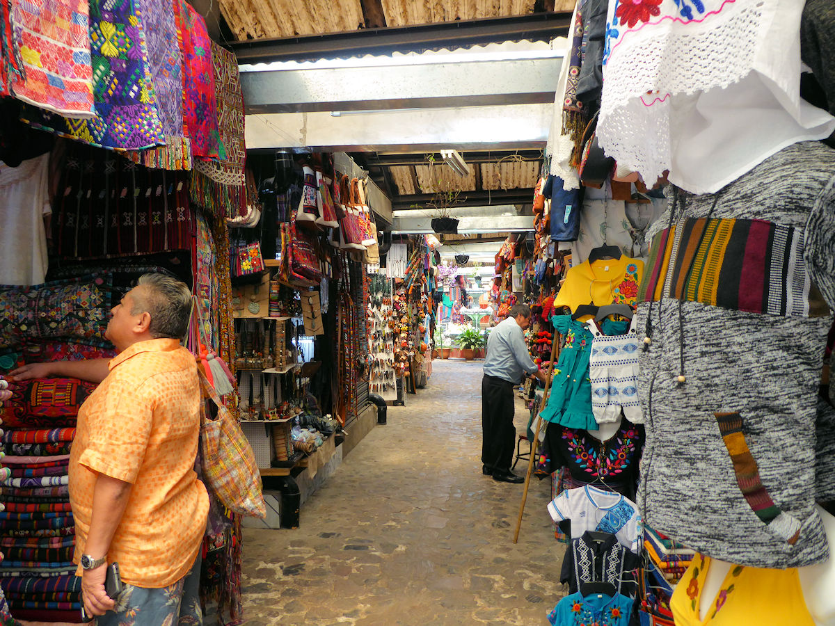 Mercado central de artesanías, Antigua, Guatemala