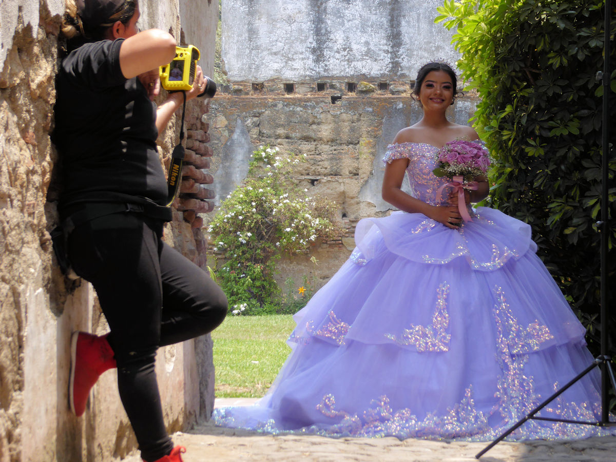 Sesión de fotos en las ruinas de San Jerónimo, Antigua, Guatemala