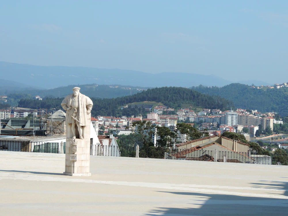 Estatua de Don Joao III, Patio de las Escuelas, Universidad de Coimbra, Portugal