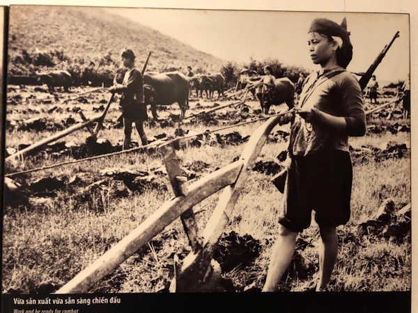 Foto en el museo de la Mujer Vietnamita, Hanoi, Vietnam