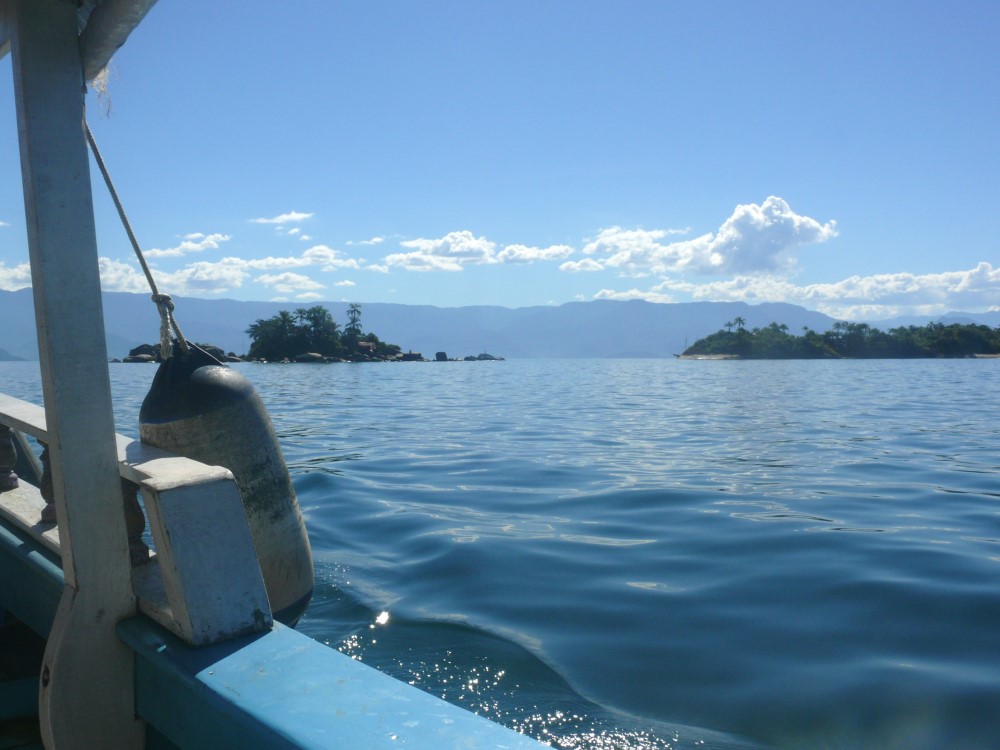 Navegación en la Bahia da Ilha Grande, Rio De Janeiro, Brasil