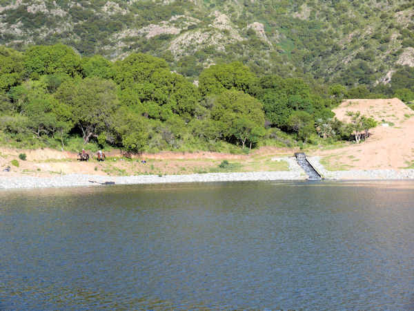 Dique Piscu Yaco (antes Sepultura) Cortaderas, provincia de San Luis, Argentina