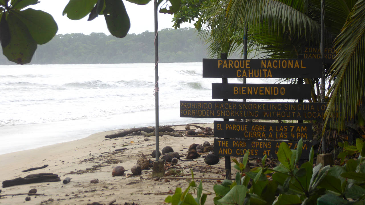 Entrada al Parque Nacional Cahuita