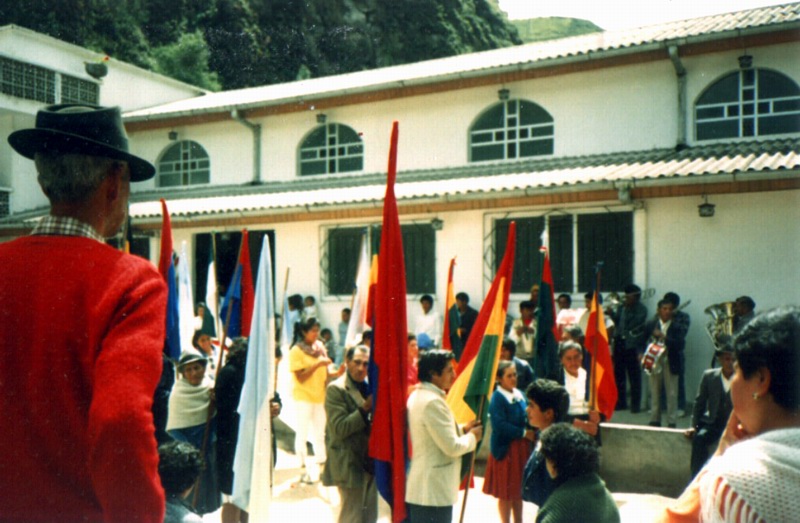 Procesión en la Gruta de la Paz, norte de Ecuador