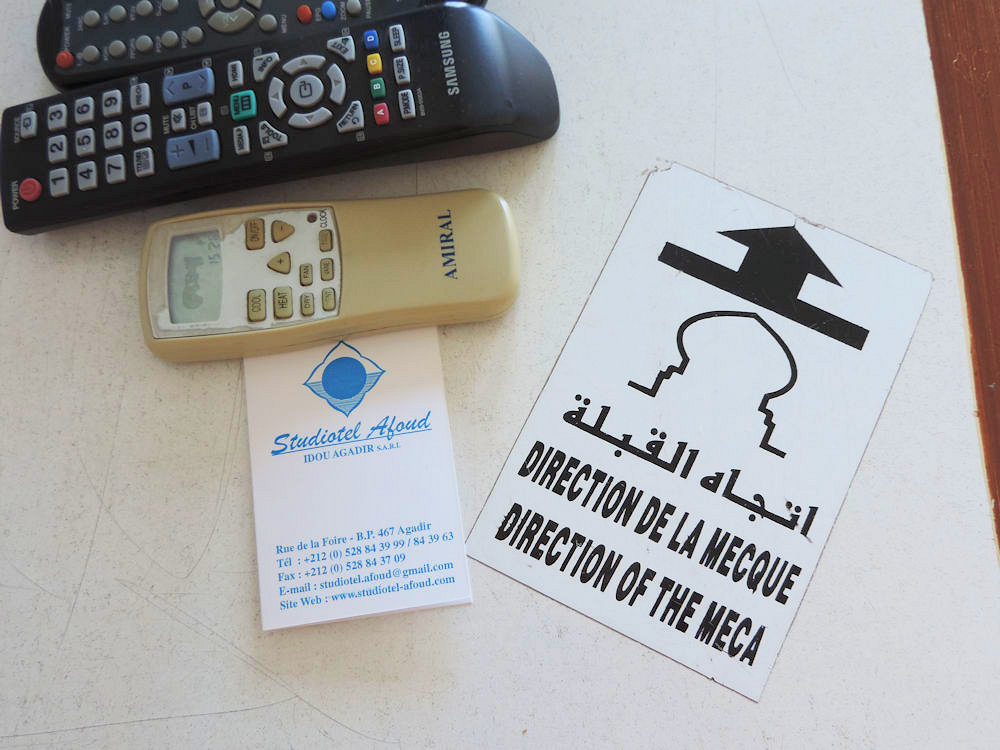 Criado mudo no Studiotel Afoud, Agadir, Marrocos