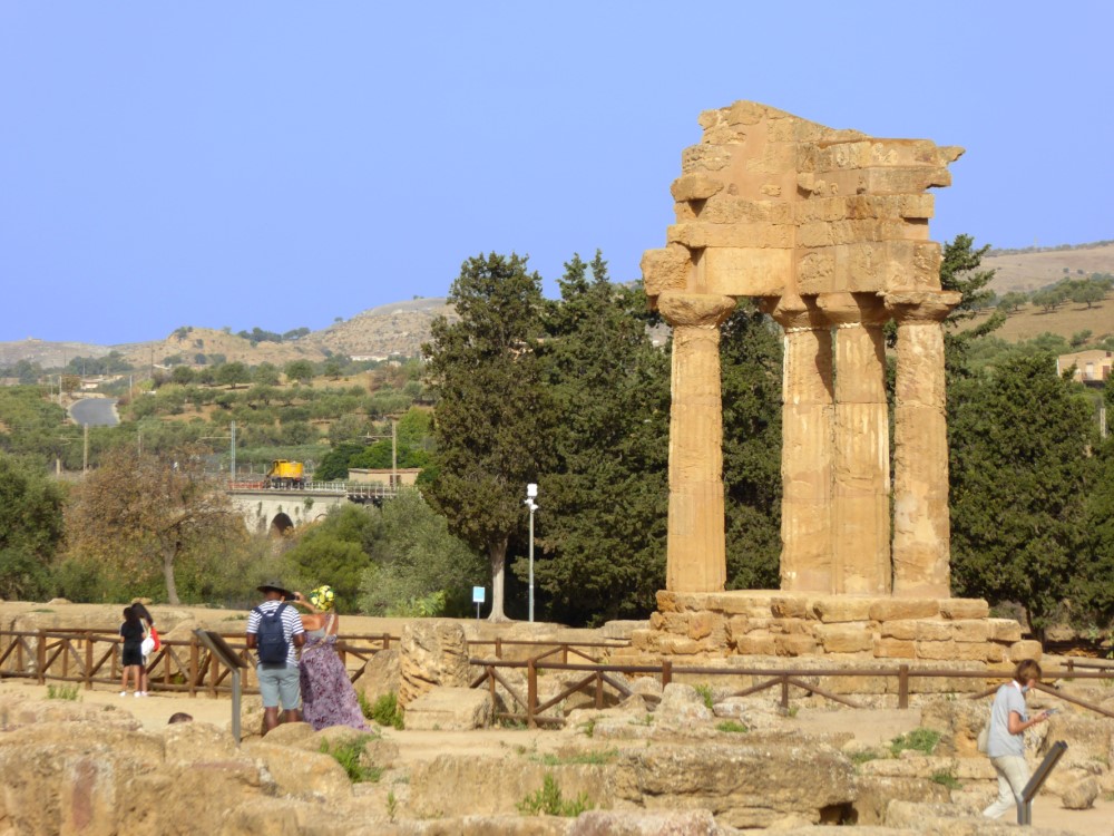 Templo de los Dioscuros,Valle de los templos, Agrigento, Sicilia, Italia