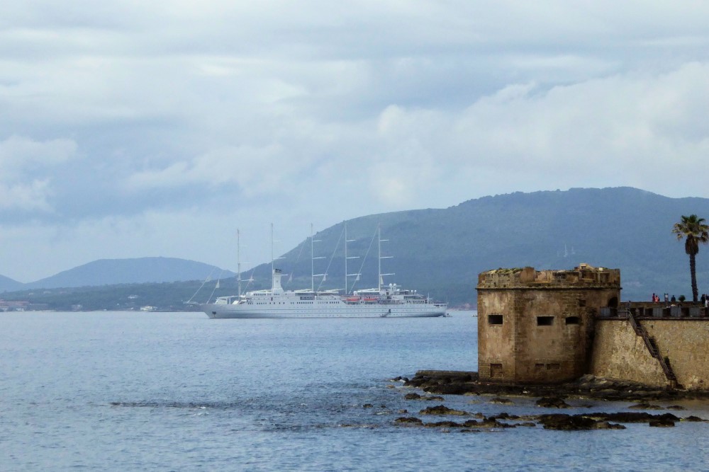 Puerto de alghero, Cerdeña, Italia