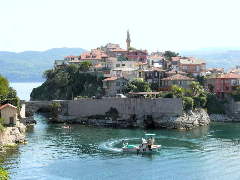 A ponte Kemere em Amasra. Turquía