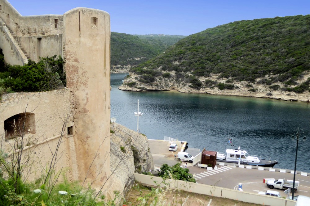 Bastion de L' Etendart y fiordo, Bonifacio, Córcega, Francia