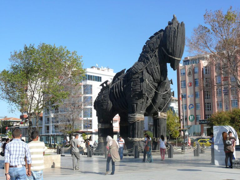 Porto de Çanakkale, Turquia. Cavalo de Troia do filme Troia, estrelado por Brad Pitt como Aquiles.