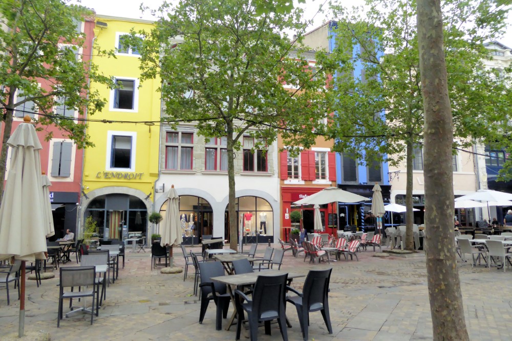 Plaza Carnot, Ville Base o Bastide, plaza central de Carcasona, Francia