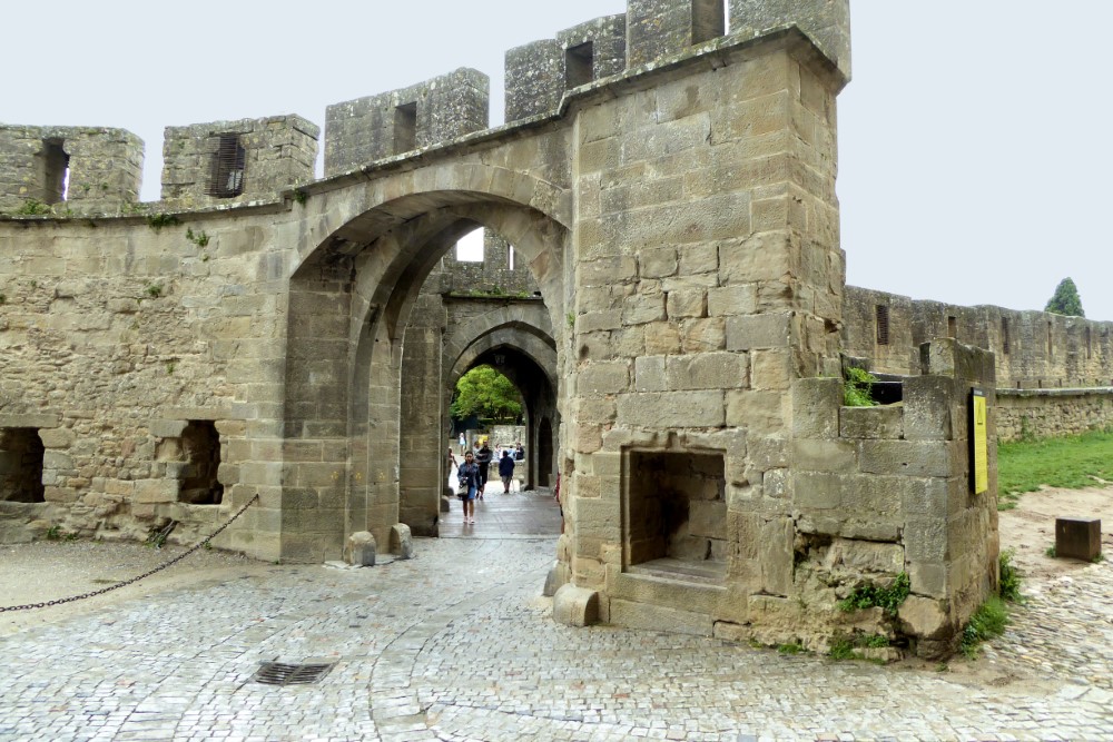 Puerta de Narbona, La Cité, Carcasona, Francia