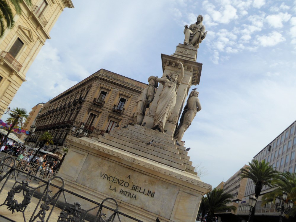 Monumento a Vincenzo Bellini, Catania, Sicilia, Italia