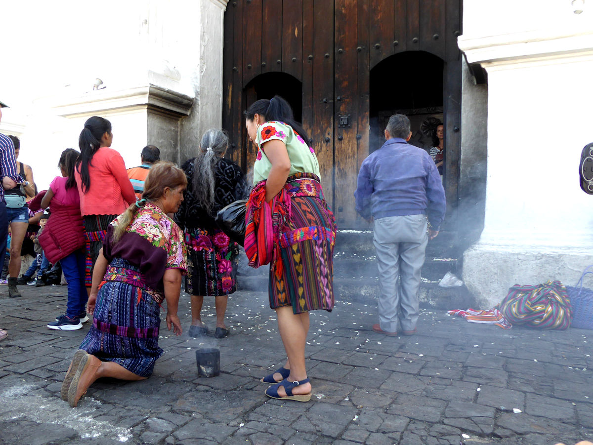 Atrio de la iglesia de santo Tomás, Chichicastenango, Guatemala