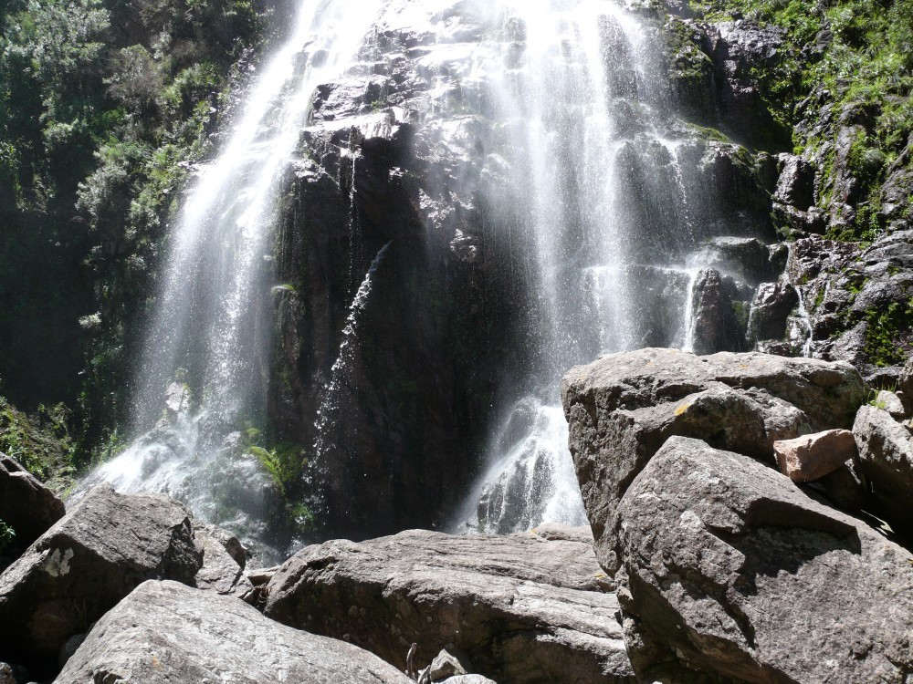 Salto de los Cóndores (Chorro Grande), Cortaderas, Provincia de San Luis, Argentina