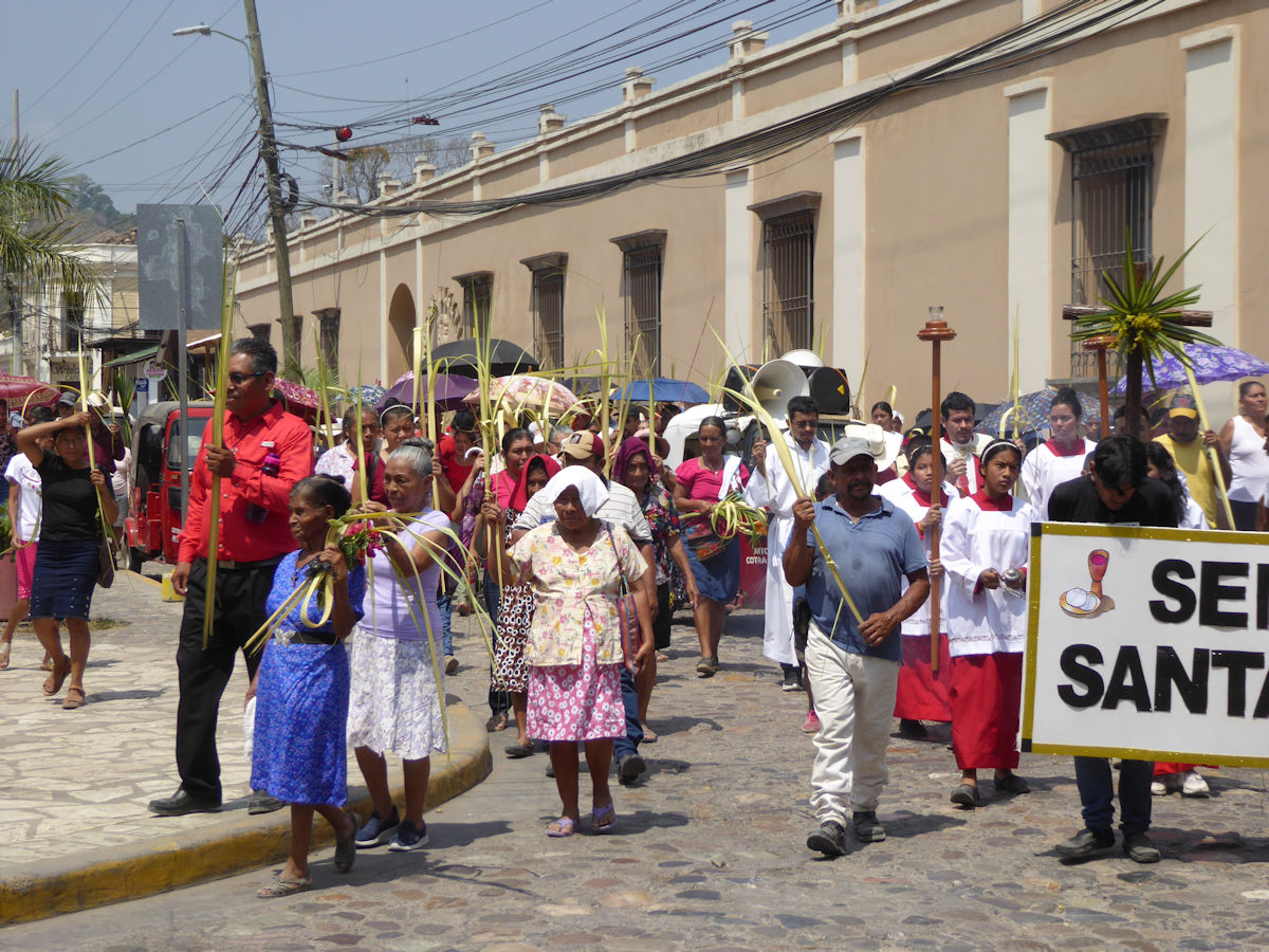 Procissão na cidade de Copán Ruinas, Honduras