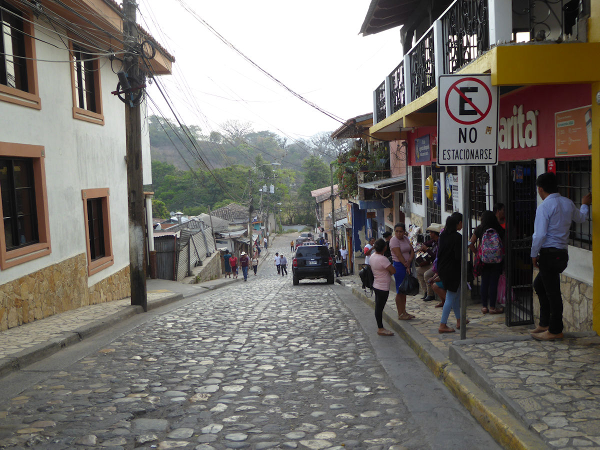 Rua principal de Copán Ruinas, Honduras