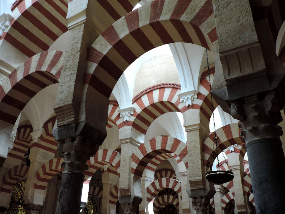 Interior de la Mezquita - catedral, Córdoba, España