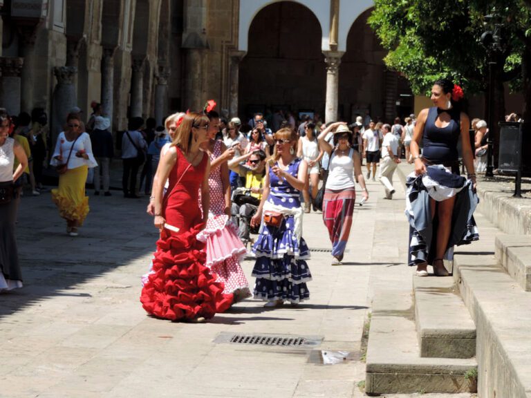 Mulheres em trajes tradicionais, Córdoba, Espanha