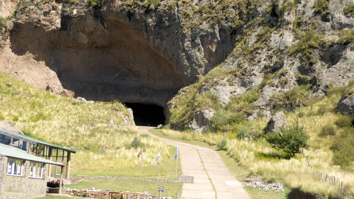 Cueva Inti Huasi, Sierras de San Luis, Provincia de San Luis, Argentina