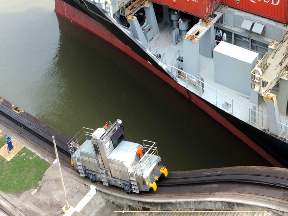 Esclusa de Miraflores, Canal de Panamá