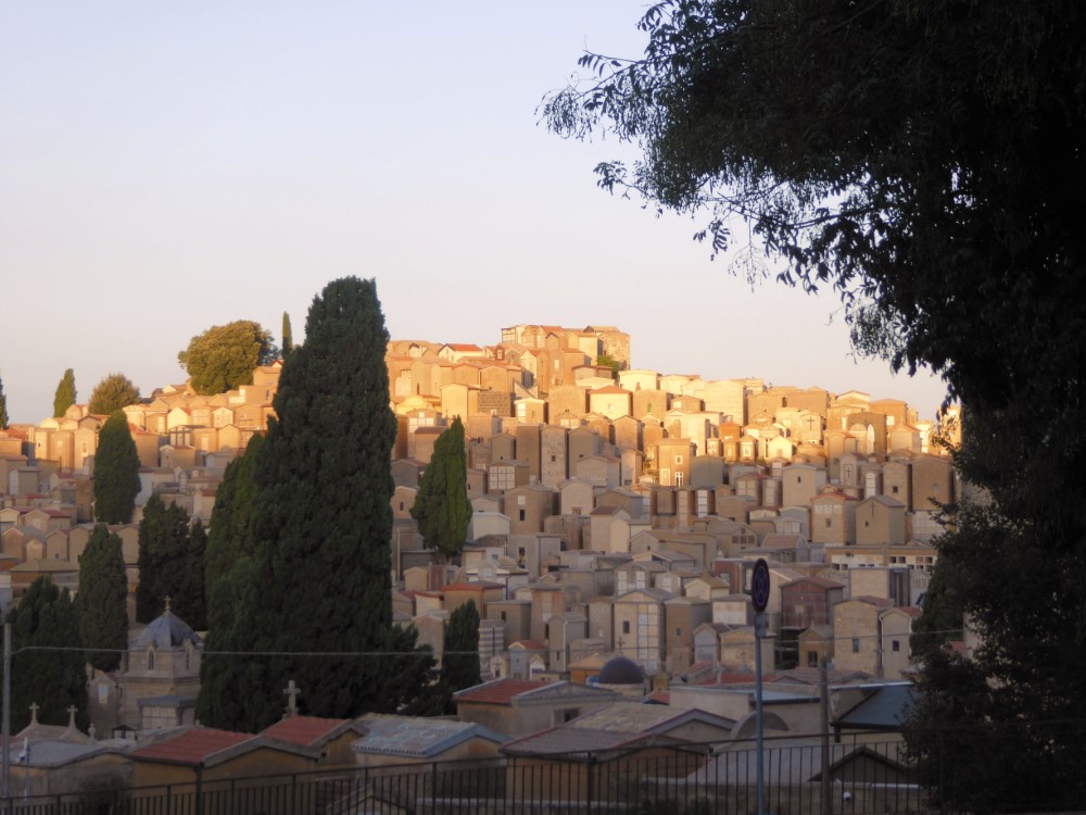 Cementerio de Enna, Sicilia, Italia