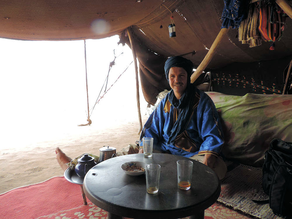 Jaima yen el desierto del Erg Chebbi, Marruecos