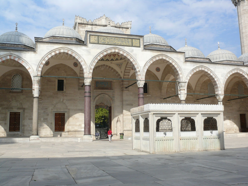 Pátio (Sahn) da Mesquita Suleiman, Istambul, Türkiye