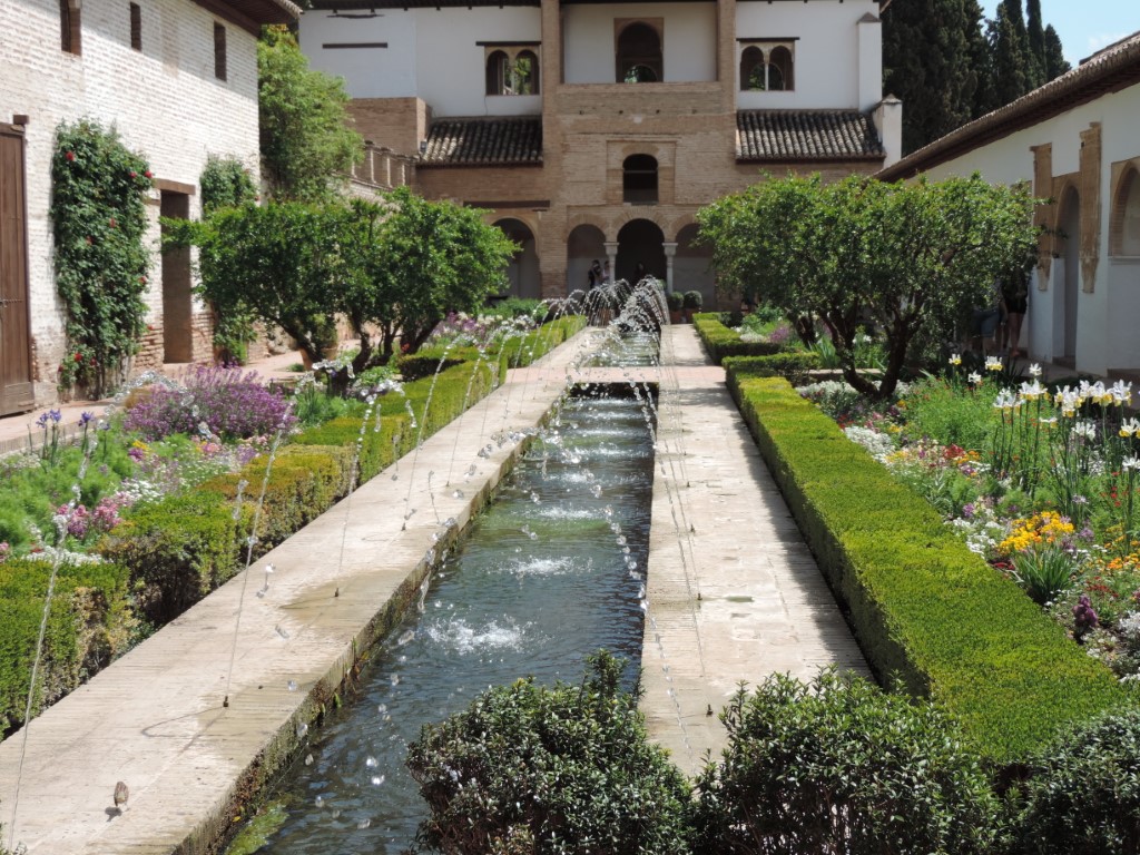 Patio de la Acequia, Palacio del Generalife, La Alhambra, Granada, España