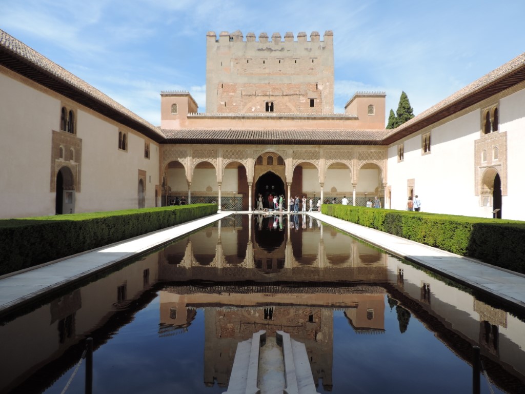 Patio de Arrayanes, La Alhambra, Granada, España