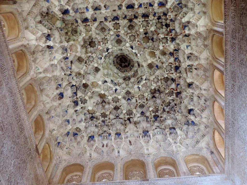 Cúpula morisca cen los Palacios Nazaríes, La Alhambra, Granada, España