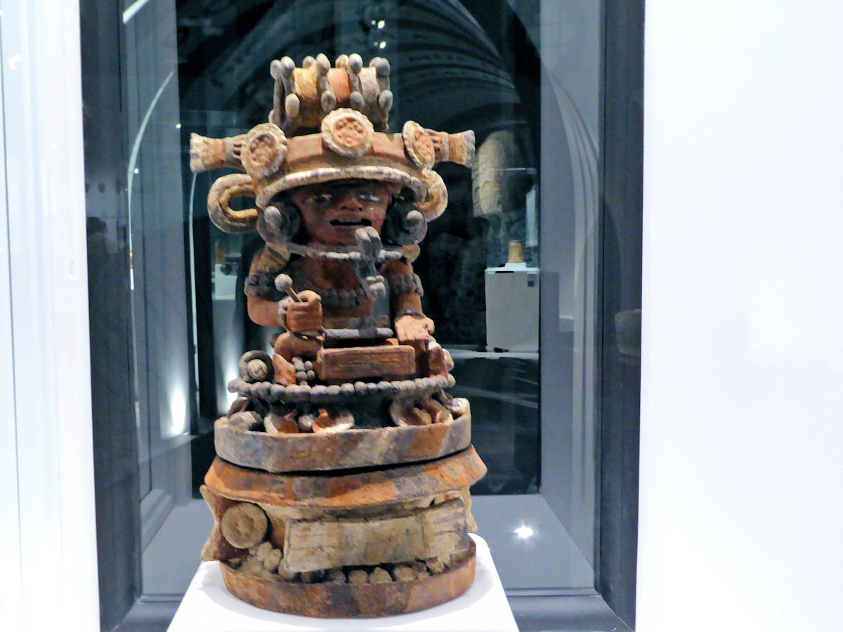 Incensario Tapadera Antropomorfa en cerámica - Del yacimiento Kaminaljuyú, Guatemala, Museo de arte maya, arquelogía y etnología - Ciudad de Guatemala