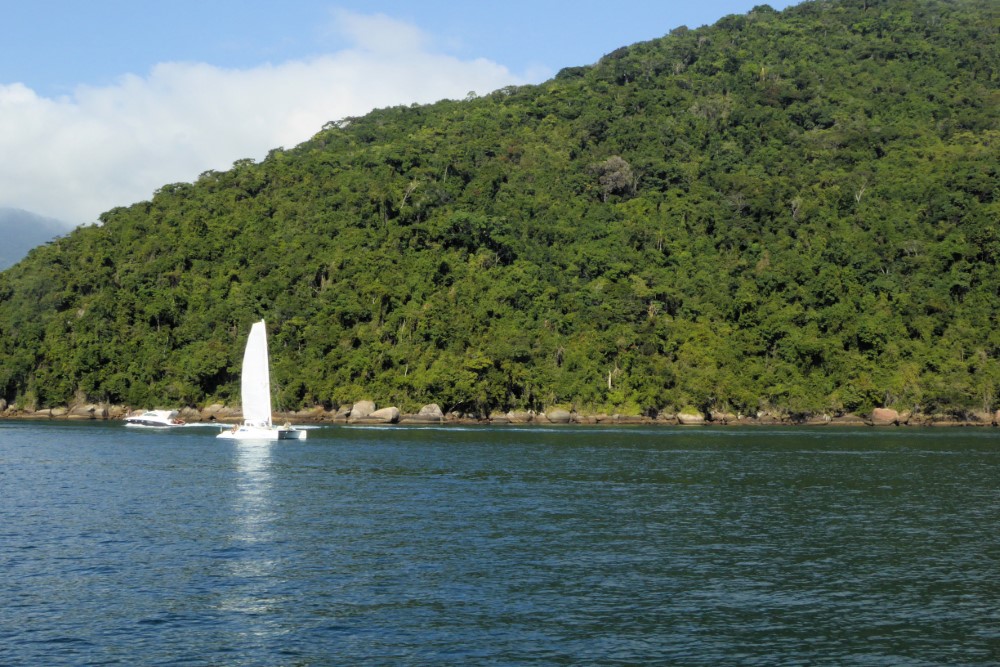 Navegación a Abraão, Ilha Grande, Rio de Janeiro, Brasil