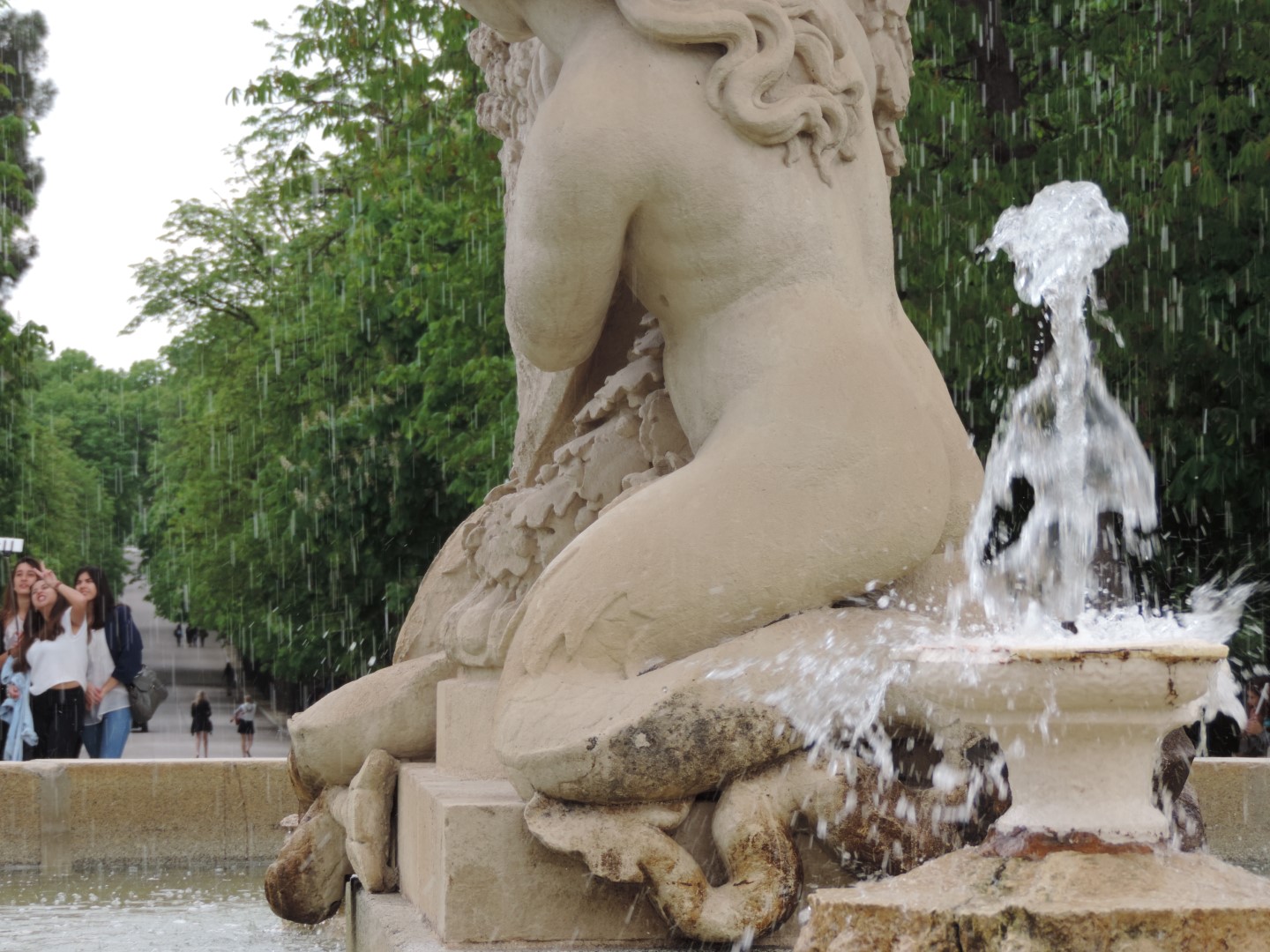 Detalhe da Fonte da Alcachofra, Parque do Retiro, Madrid, Espanha
