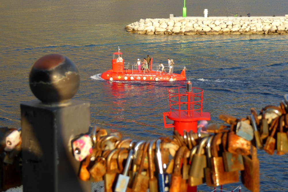 Porto da cidade de Makarska, Croácia