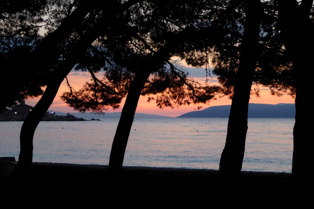 Pôr do sol em Makarska, Croácia