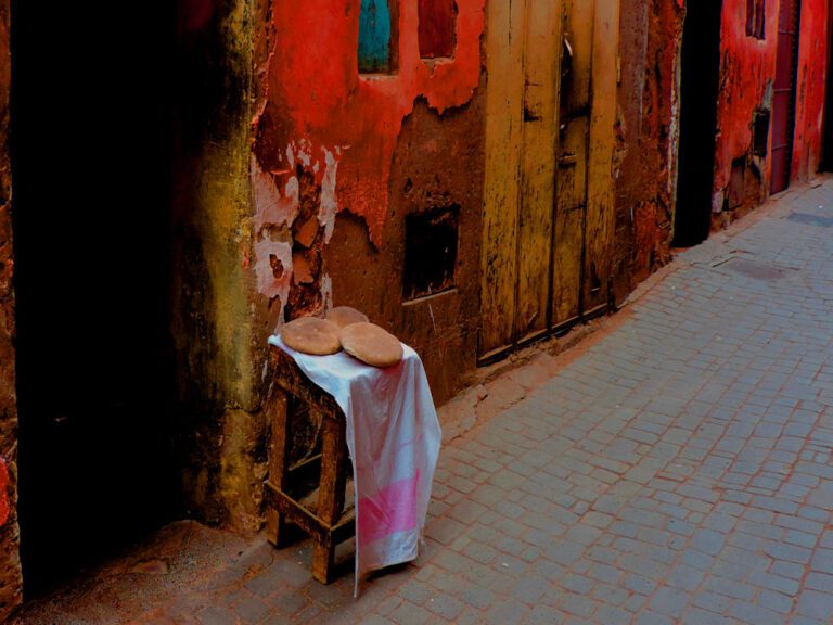 Panes a la venta enla medina de Marrakech, Marruecos