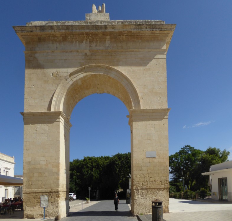 Porta Reale o Ferdinandea, Ciudad de Noto, Sicilia, Italia