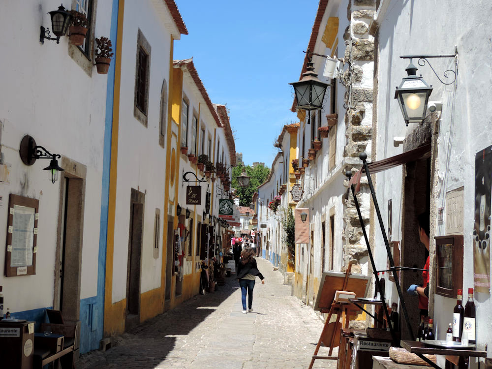 Calle principal de Óbidos, Portugal