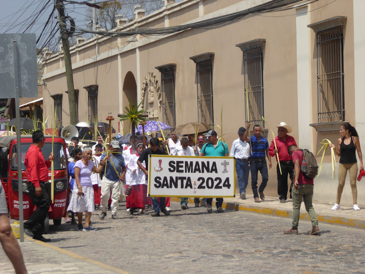 Procissão na cidade de Copán Ruinas, Honduras
