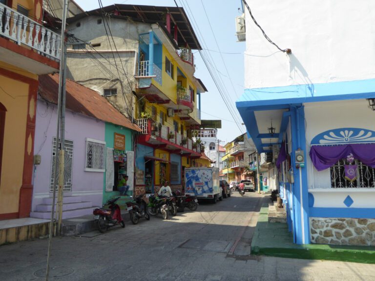 Rua na ilha de Flores, Flores, Guatemala