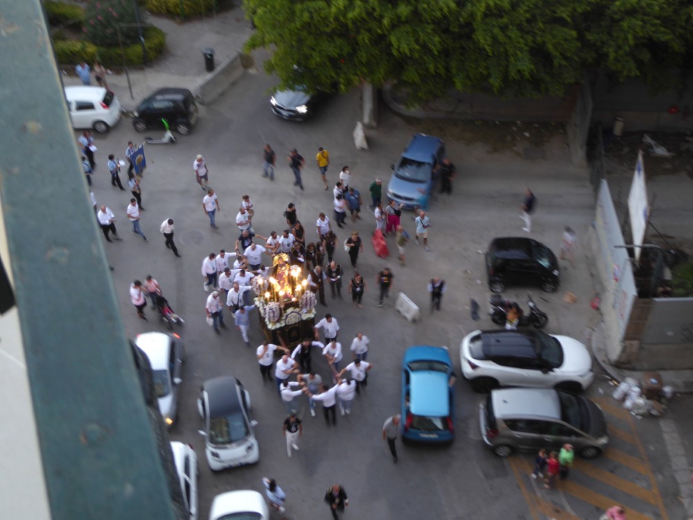 Procesión católica en Palermo, Sicilia, Italia