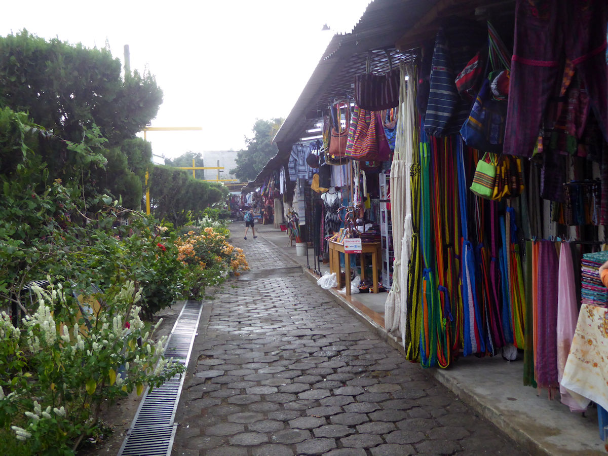 Mercado de artesanías, Panajachel, Guatemala