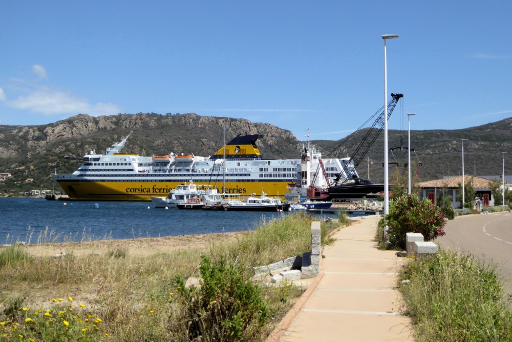 Muelle de ferries de Portovecchio, Córcega, Francia