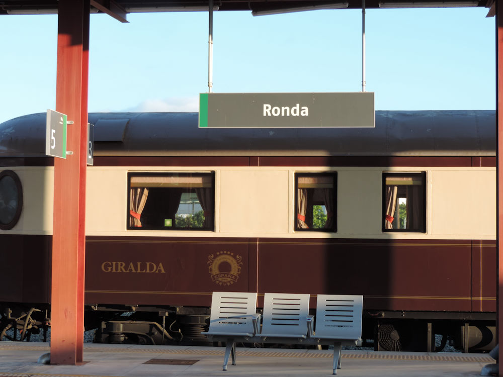 Tren turístico en Ronda, España