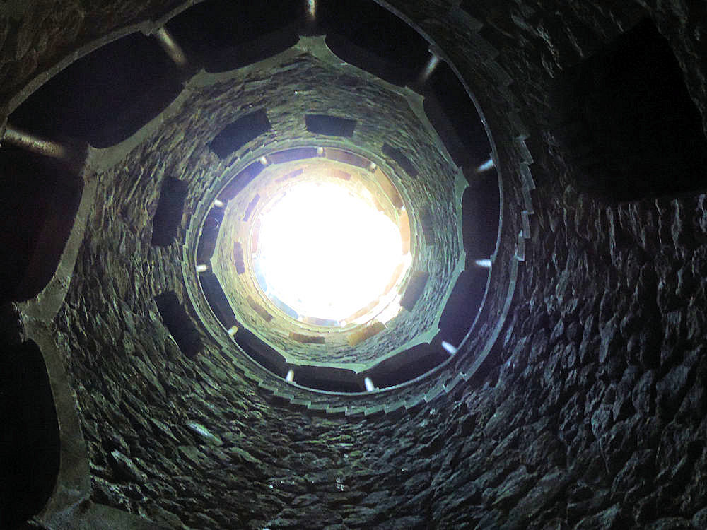Pozo iniciático de la quinta de la Regaleira, Sintra, Portugal