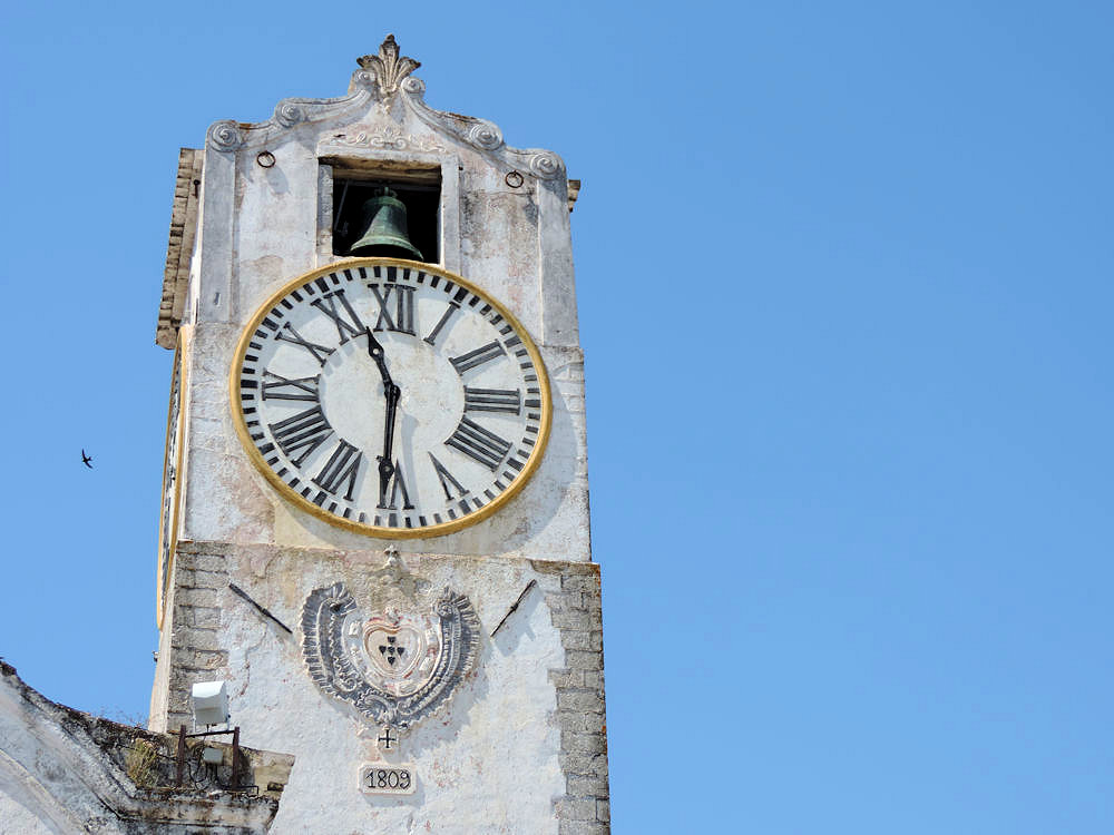 Reloj público en Tavira, Algarve, Portugal