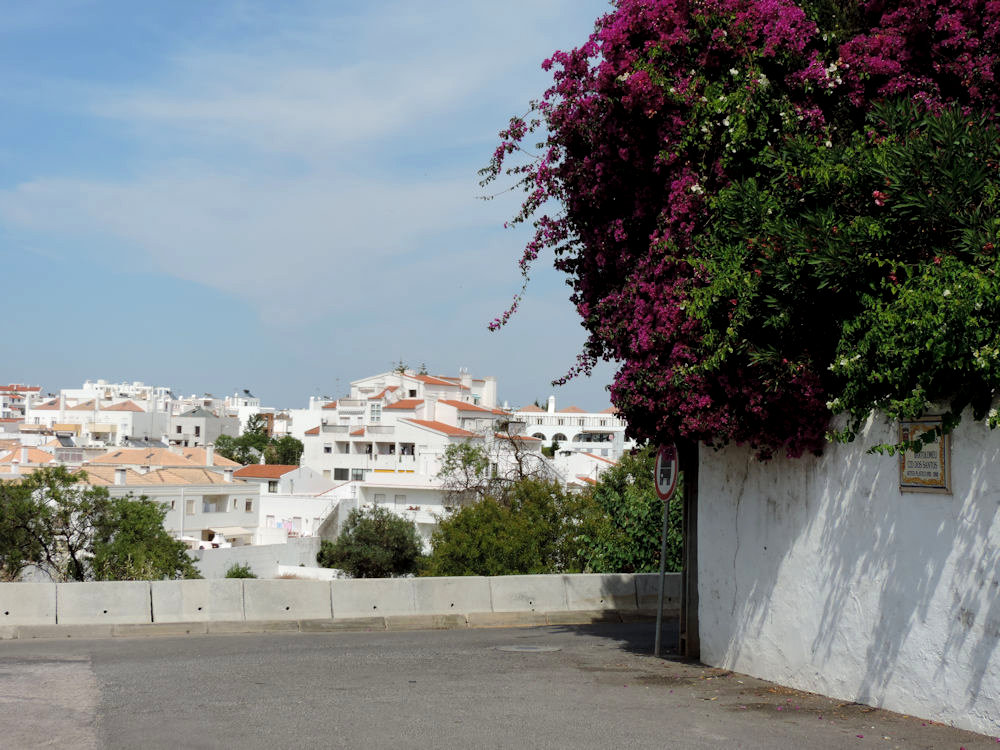 Una esquina de Tavira, Portugal