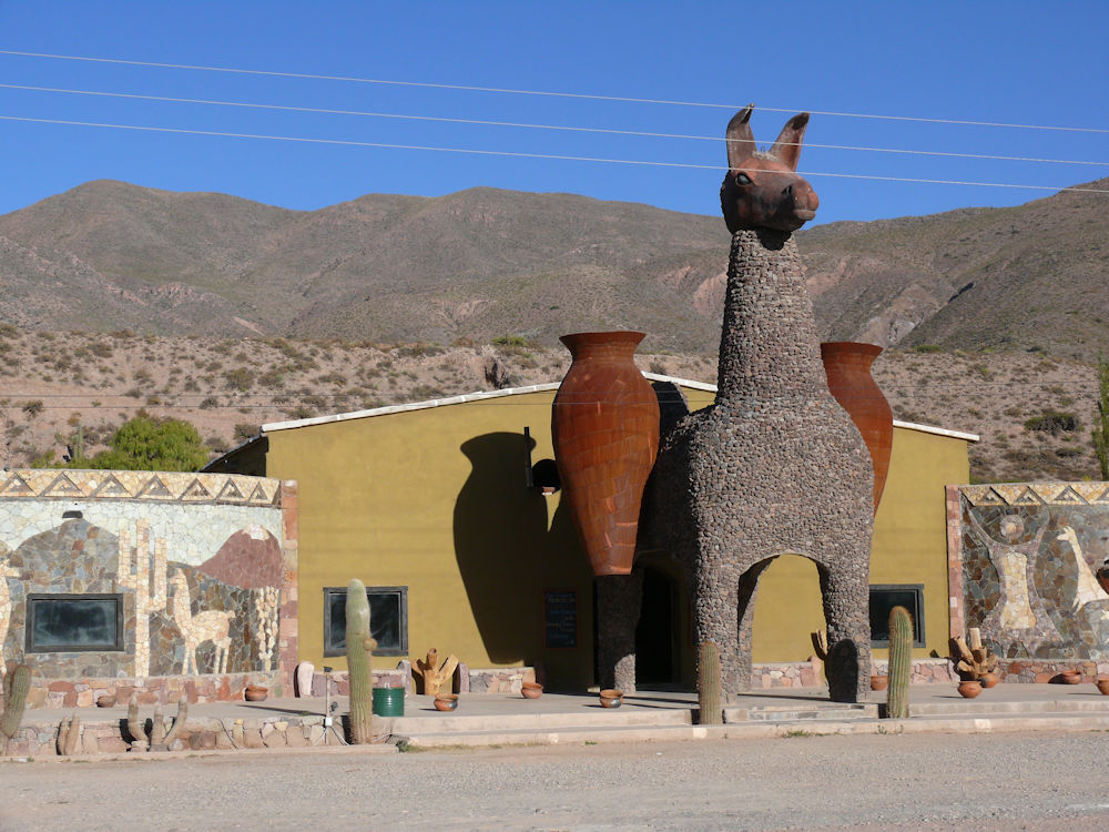 Comercio en la ruta nacional 9, Provincia de Jujuy, Argentina